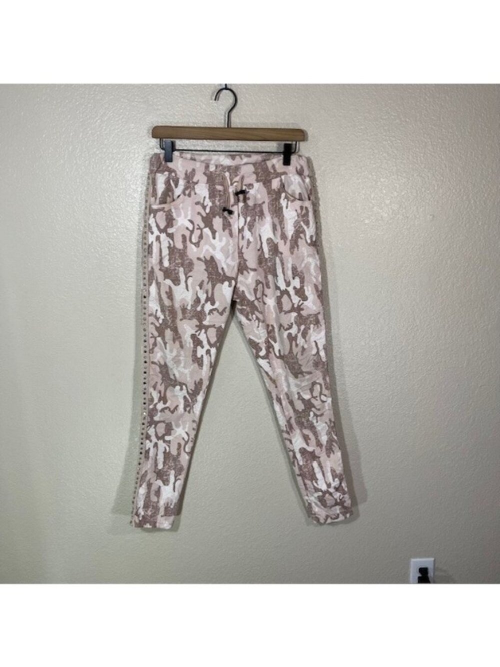 Venti6 Joggers Womens Small Pants Pink Camo Studded Side Stripe